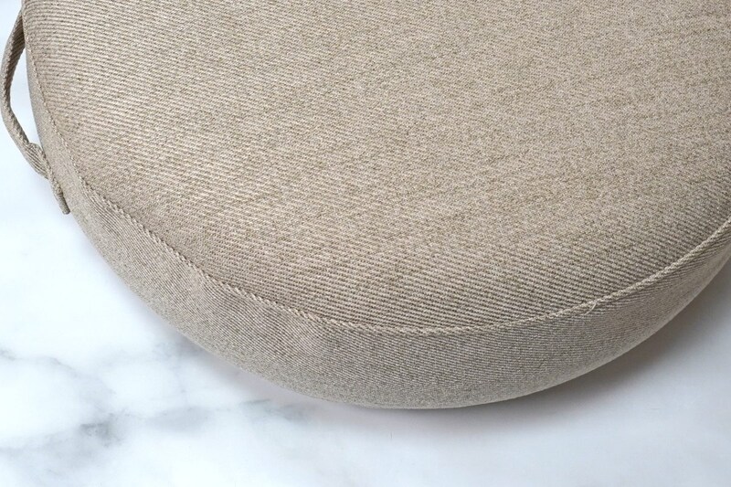 無印良品「空気でできたフロアクッション」