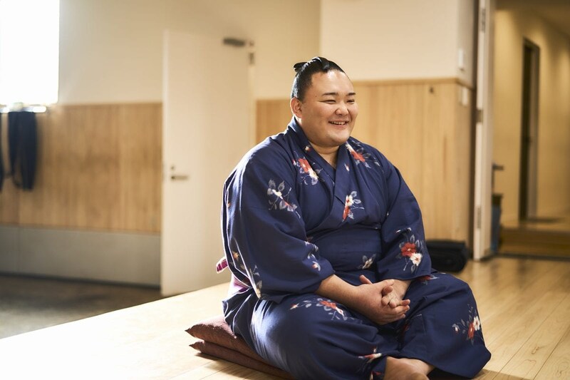 至福のひとときは、おいしいごはんを食べに行くこと、と語る朝乃山関