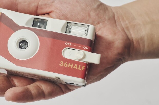 １〜３mに対応したフラッシュも付属