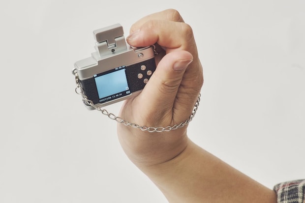 片手で操作できるほどのサイズ感