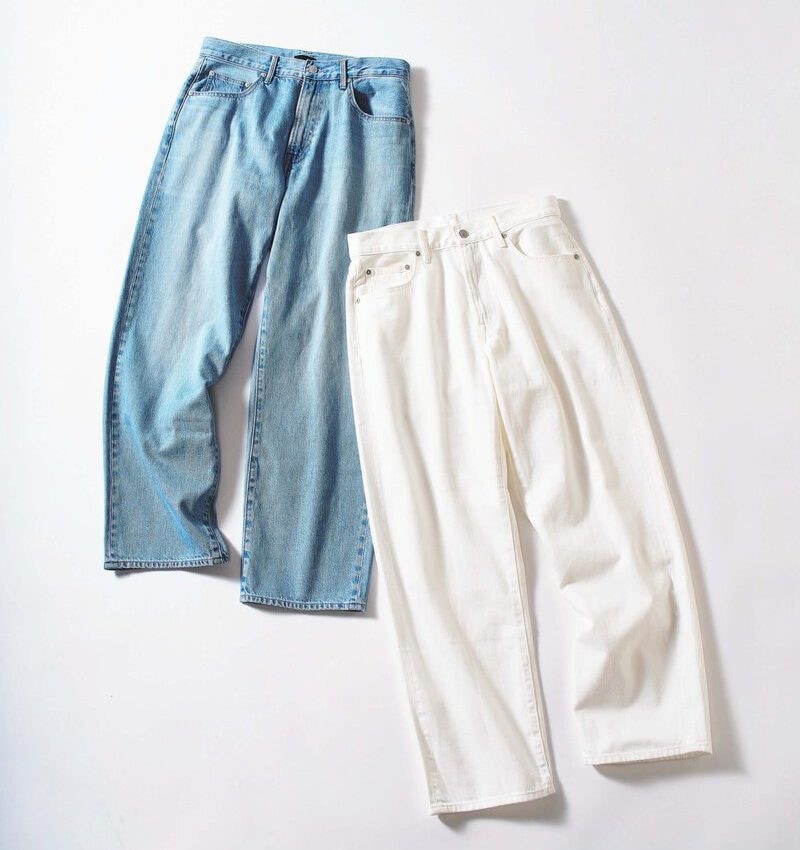ユニクロ　右：バギージーンズ　左：スリムストレートジーンズ