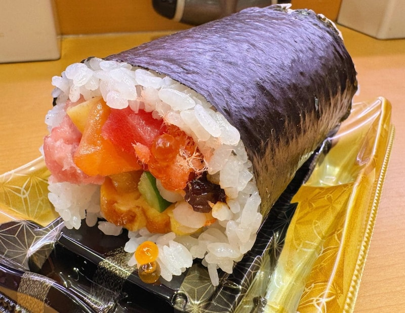 【くら・スシロー・かっぱ】2026年恵方巻ガチ比較!豪華海鮮からシナモロールにキンパまで!? グルメライター実食「駆け込み恵方巻」攻略ガイド