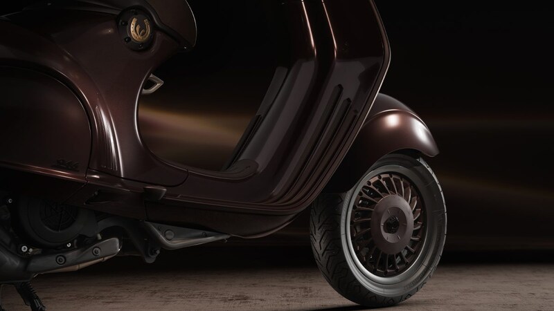 華やかなデザインのホイールもボディカラーと合わせて統一感を演出