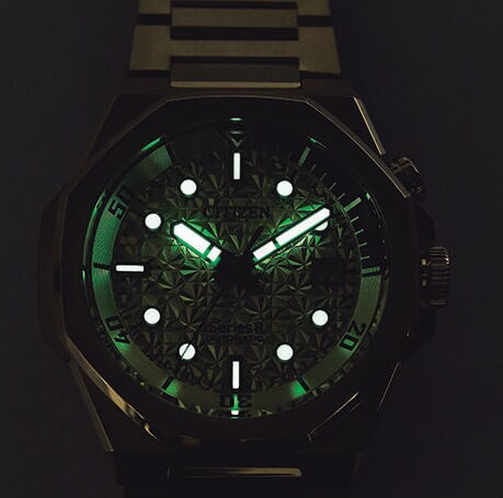 シチズン Series 8 890 Mechanical NB6062-52P　「暗所でも時刻がわかる」