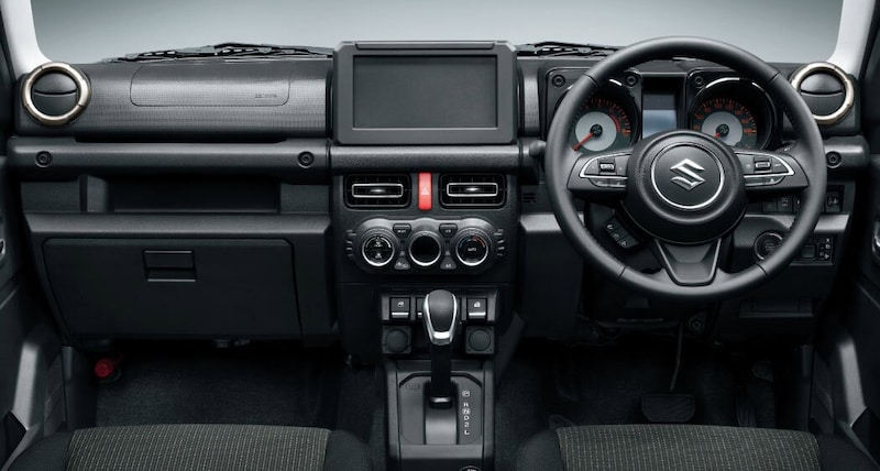 衝突被害軽減ブレーキ「デュアルセンサーブレーキサポートII」を採用したほか、アダプティブクルーズコントロールやマルチインフォメーションディスプレイ(カラー)などを標準装備