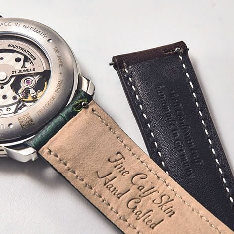 ツェッペリン 7662-6_SET　「文字盤と同色の型押しレザーに加え、ブラウンのカーフレザーストラップも同梱」