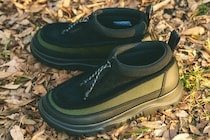 【シャカ】紐なしで履ける「傑作モカシン」に武骨な新色が登場！センタージップ仕様の“楽ちんブーティ”が冬の正解