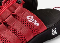 【ソールを合わせると“投打”が噛み合う!?】広島カープ×BUMPYの「リカバリーサンダル」がモチモチで最高