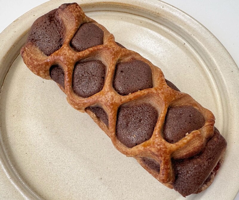 コク深いチョコクリームとラズベリーの秀逸なコンビ「ショコラデニッシュラズベリー」
