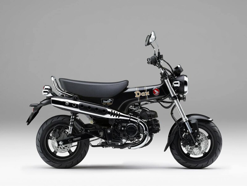 継続色の「パールシャイニングブラック」は、フロントフェンダーなどの配色を変更