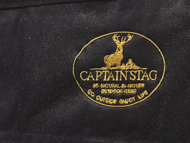 ゴールドの刺しゅう入り！