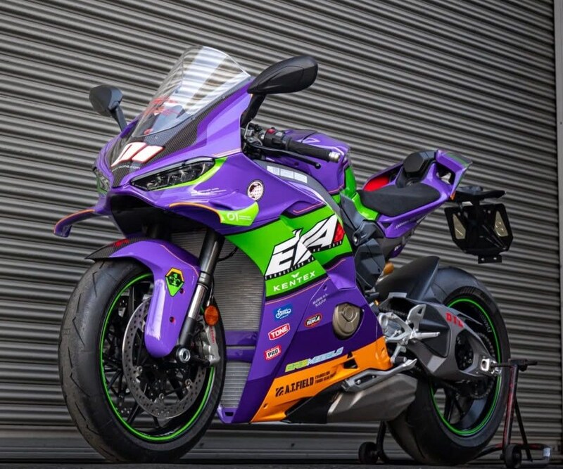 レンタル可能な特別車両「エヴァRT初号機パニガーレV4」