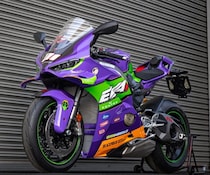 【公道走行OK】エヴァ初号機仕様の「パニガーレV4」に乗れる！ レンタル819の“神企画”が始動