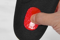 【ワークマンの凄すぎる救世主】880円で足が変わる!? “よく歩く人”専用「ジェル入り3Dインソール」で1日歩いてみたら…