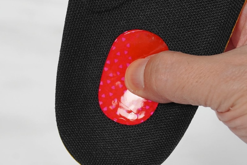 【ワークマンの凄すぎる救世主】880円で足が変わる!? “よく歩く人”専用「ジェル入り3Dインソール」で1日歩いてみたら…