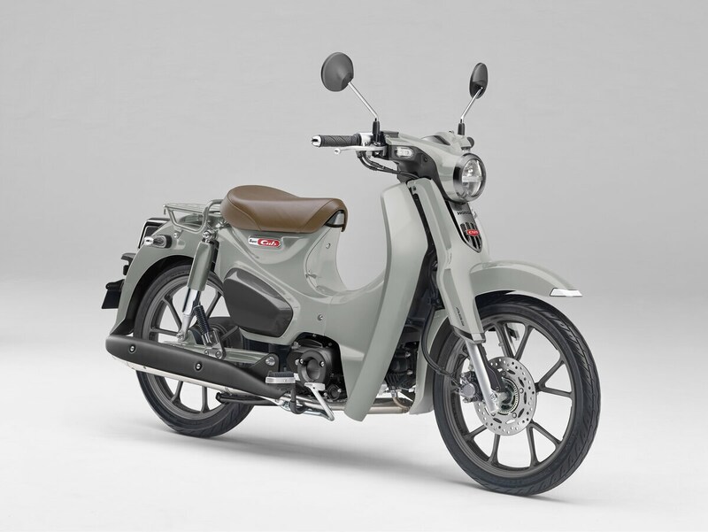 【一番豪華なカブが新色で登場】初代「C100」の魂を継ぐ最新モデル！スーパーカブC125の新色は、街に溶け込む都会派カラー