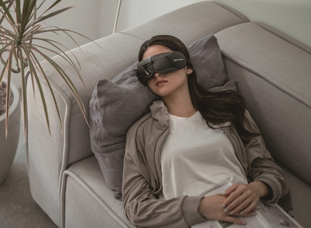 【冬の天敵、疲れ目・クマを撃退】「目が死んでる」と言わせない！“塗る、温める、震える”最新アイケアを美容ジャーナリストが厳選