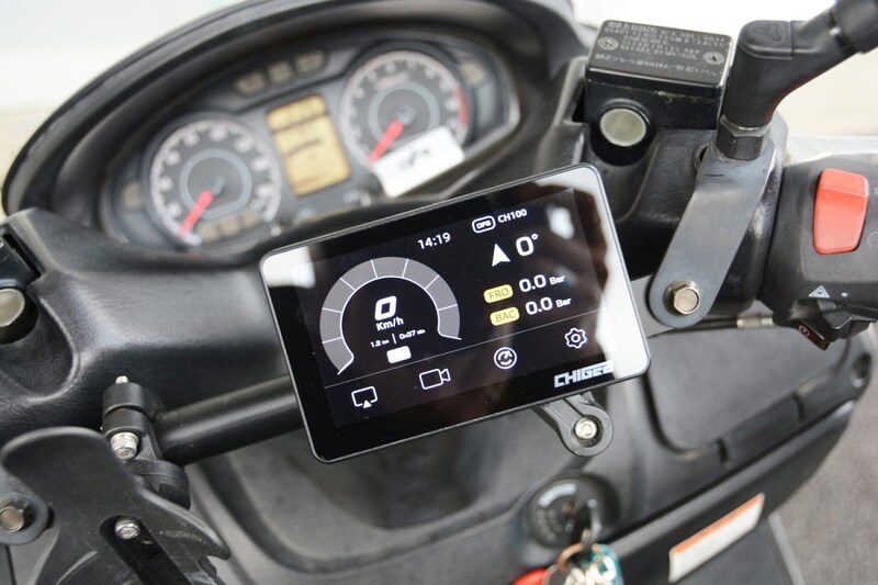 【iPhoneのカメラが壊れる前に】スマホホルダーはもう古い？ナビもドラレコもこれ1台。タナックス「スマートライドモニター」の実力レビュー