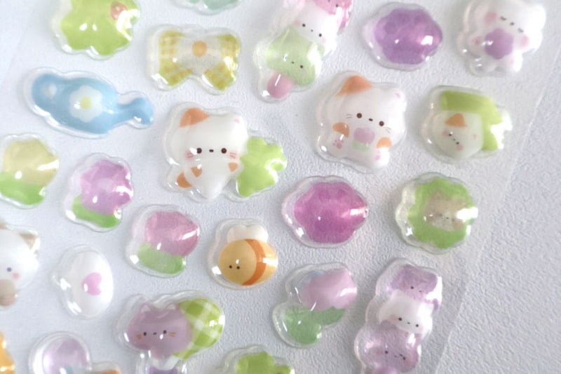 シールの立体の形状と印刷がずれているのは偽物