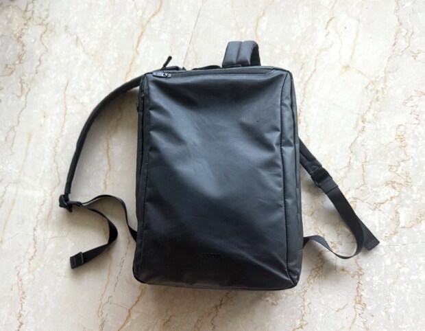 Pizza 4P’s益子さんの愛用品。Raizonの「スリムバッグ」