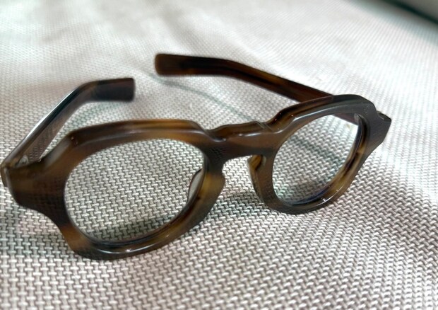 Pizza 4P’s益子さんの愛用品。金子眼鏡「ACETATE KA-82」