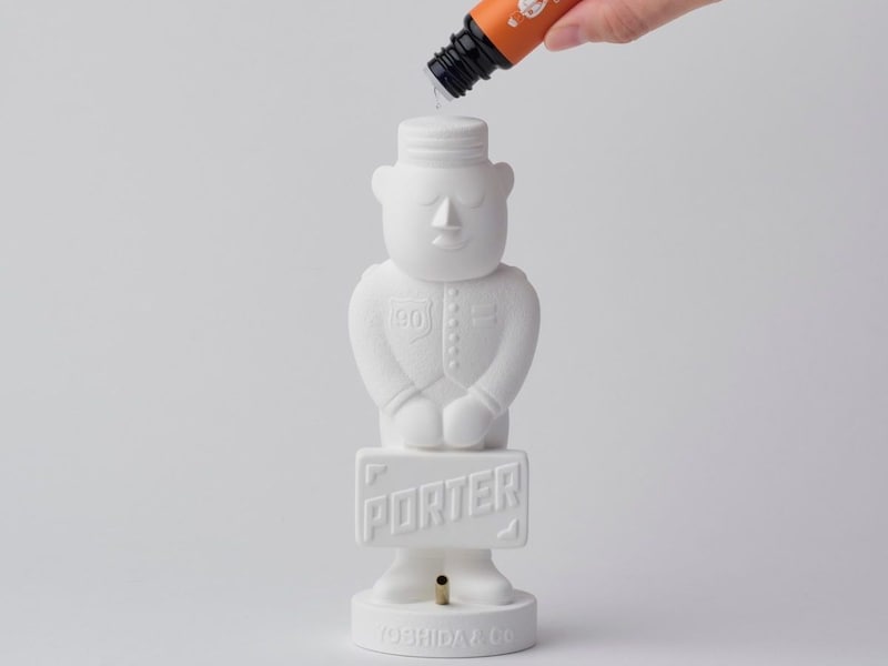 【吉田カバン90周年】あの“ポーターくん”が香るオブジェに!? バロンとコラボした「限定アロマ」が洒落すぎてる