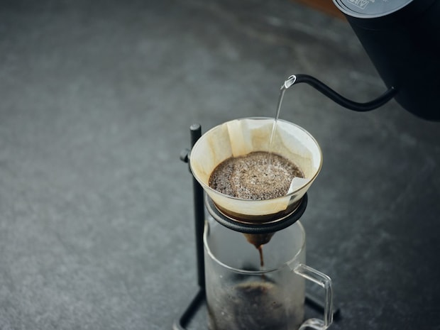 細くまっすぐ注げる細口ノズル