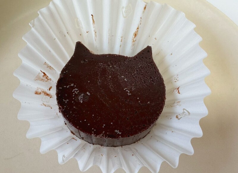 ねこをモチーフとしたフードブランド「ねこねこ」の中でも人気の“にゃんともおいしいシリーズ”から、ねっとり濃厚なショコラテリーヌが登場！
