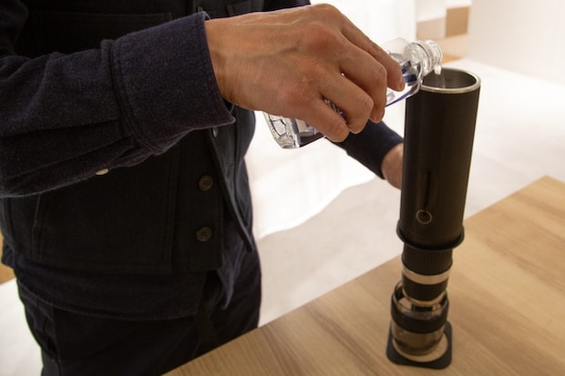 深煎りローストされたコーヒー豆を最大限においしく飲むために、低温抽出製法を採用