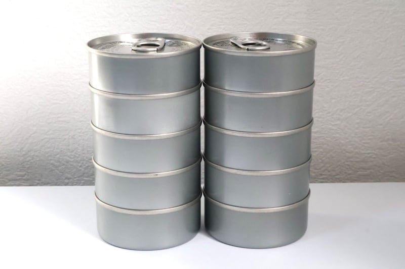 1缶ごとのラベル印刷を削減することで安く提供できる