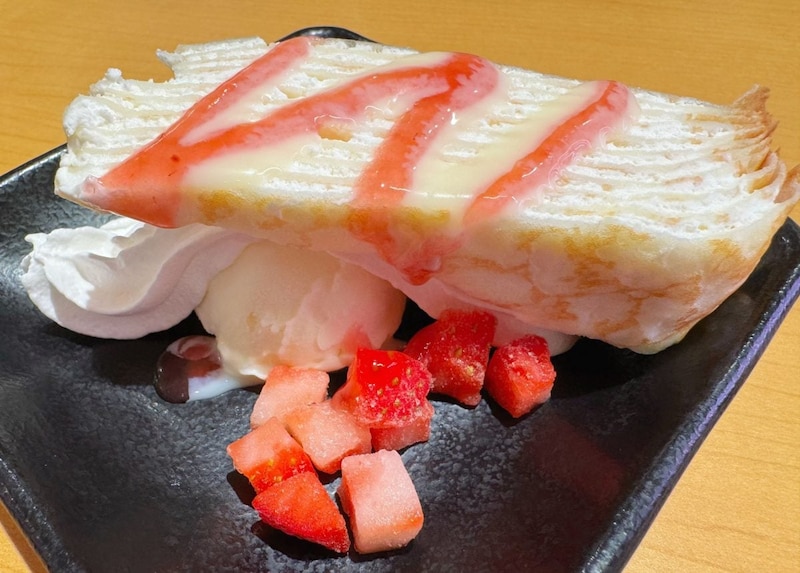 ひんやりミルキーな贅沢スイーツ「白いミルクレープのメルバ」