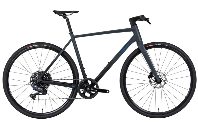 ワイヤー類のほぼ全てを自転車のフレーム(車体)内部に通して収納することで変速機のあるクロスバイクとしては他に類を見ないほどスマートなフォルムを実現