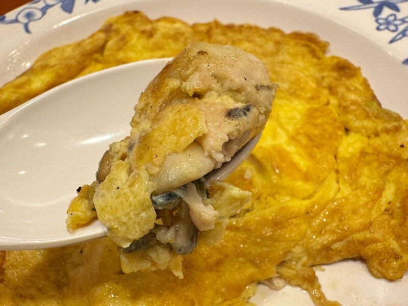 贅沢にも6粒もの大ぶりな牡蠣がゴロっと入っている