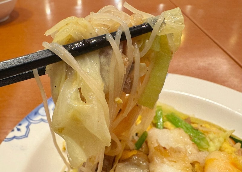 隠し味の黒酢のほんのりとした酸味が全体を包み込み、さっぱりとしたキレのある後味
