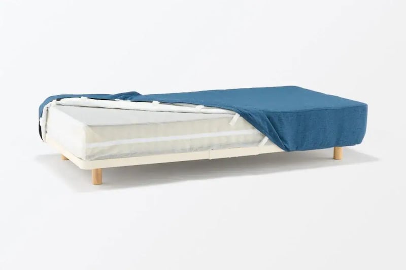 第3位　【無印良品】シーツいらずで“ソファ”になるベッド!? 数量限定の「脚付マットレス」が狭い部屋の救世主すぎる