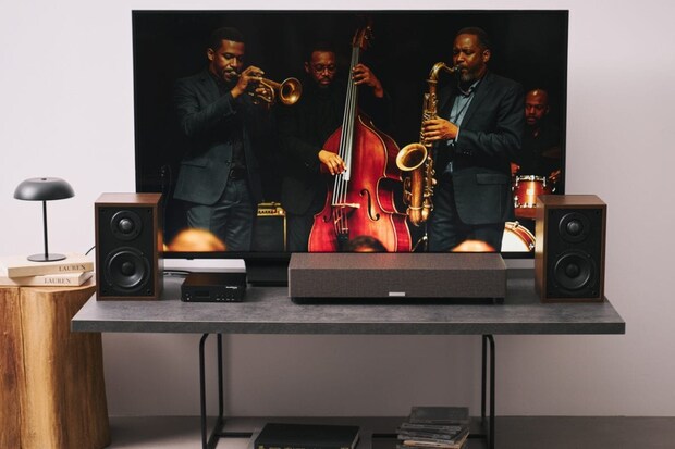 映画や音楽ライブをテレビで観ていて「もう少し迫力が欲しい」そんなときにはサブウーファーの設置をおすすめ！