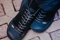 【夜に光る次世代ジャスパー登場】KEEN×CITY COUNTRY CITYの初コラボが激アツ！限定スニーカー＆アパレルが発売中