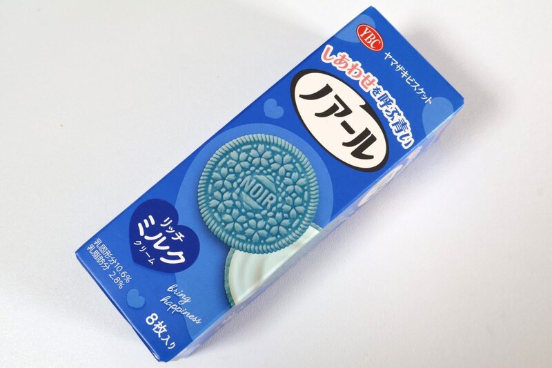 「ヤマザキビスケット しあわせを呼ぶ青いノアール リッチミルククリーム(8枚入り)」