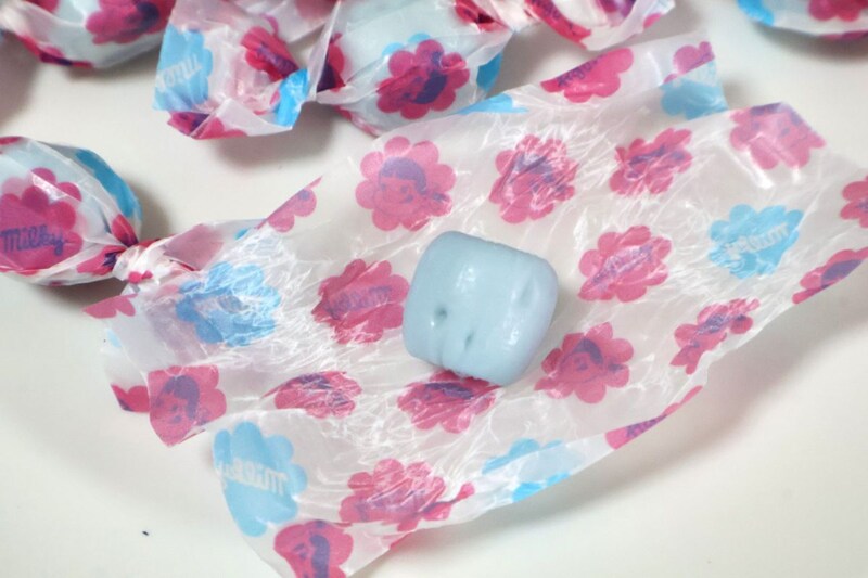 「不二家 ミルキー しあわせを呼ぶ青いコーラ味」　