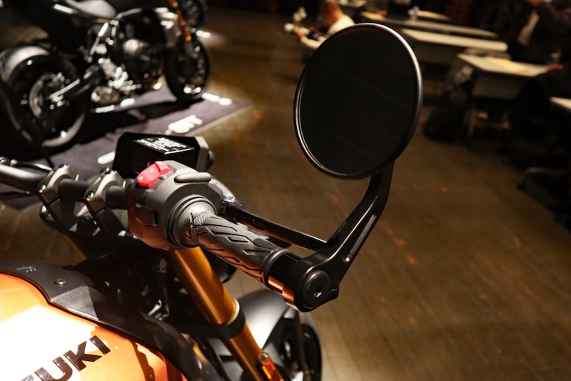 スズキ車ではレアなバーエンドミラーもポイント