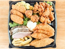 【業スー行ったら絶対探して】1人前約395円で“鴨肉”も！惣菜コーナーの大盛りオードブルが家飲みの正解すぎた