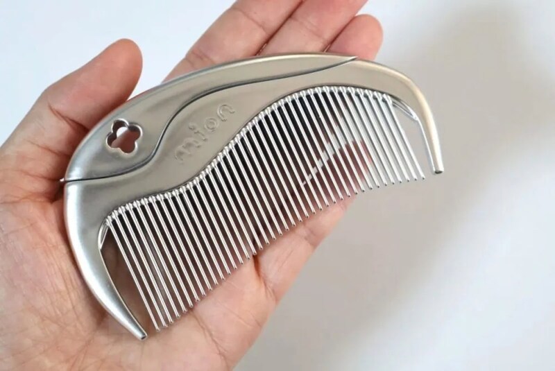 第1位　【ドンキが本気出した】990円コーム「mion」があのラブクロムにそっくり!? 5000円の本家とガチ比較したら衝撃の結果に…