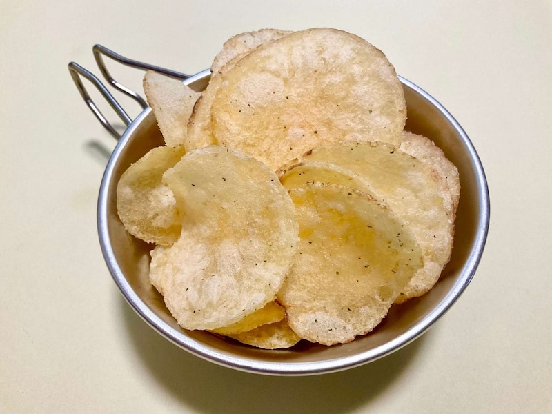 【成城石井】ポテチに583円は正気か？日本のポテチとは別物な“ご褒美系”海外ポテチ3種を食べ比べ