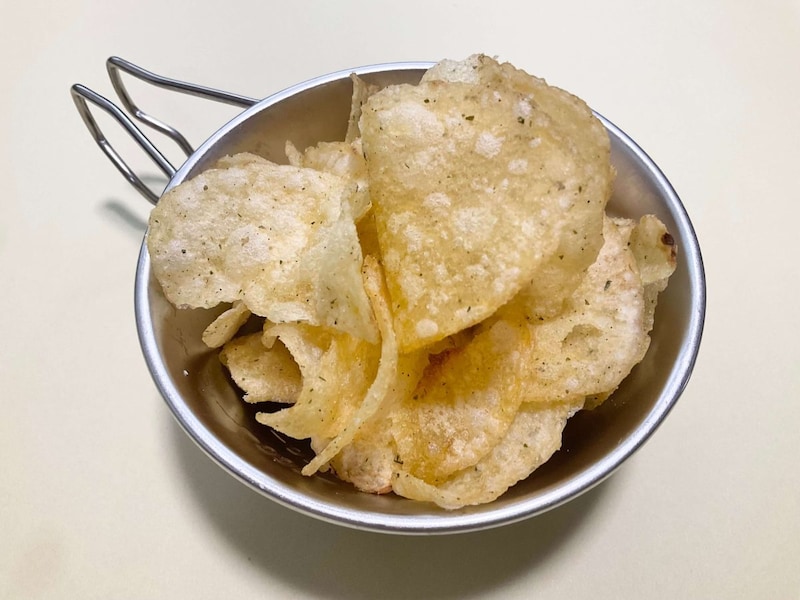 【成城石井】ポテチに583円は正気か？日本のポテチとは別物な“ご褒美系”海外ポテチ3種を食べ比べ