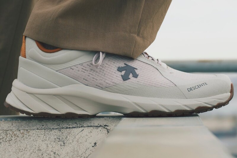 DESCENTE
TORVENT(トルヴェント)カラー:WHRD