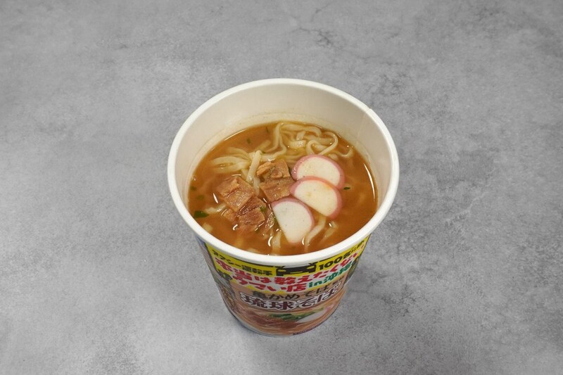 日清食品
タクシー運転手100名に聞いた 本当は教えたくないウマい店in沖縄 亀かめそば監修琉球そば
￥278(税別)
