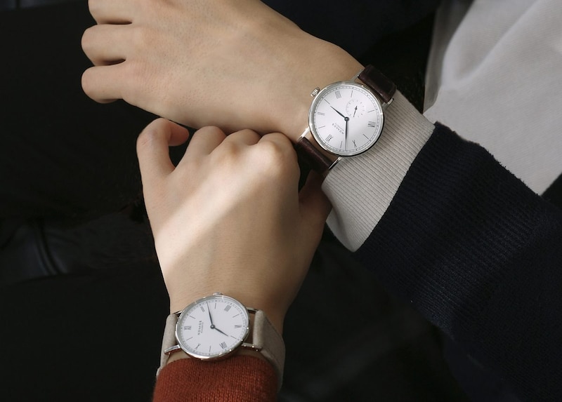 さりげない上品さを纏う手元の演出で、男性にも女性にも寄り添うユニセックスなコレクション