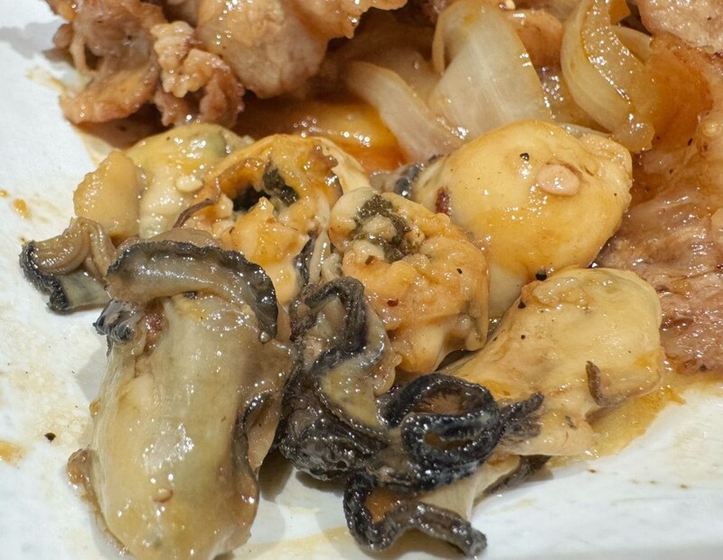 6粒の小ぶりの牡蠣は存在感抜群