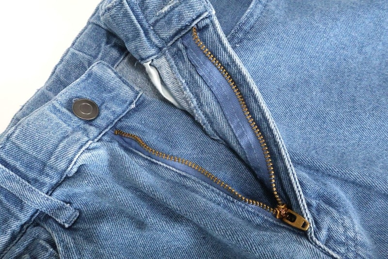 ファスナーがYKKなのが誠実