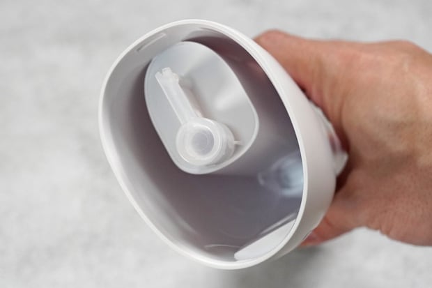 ニトリ「口腔洗浄器 NS8009」の水タンクの内部